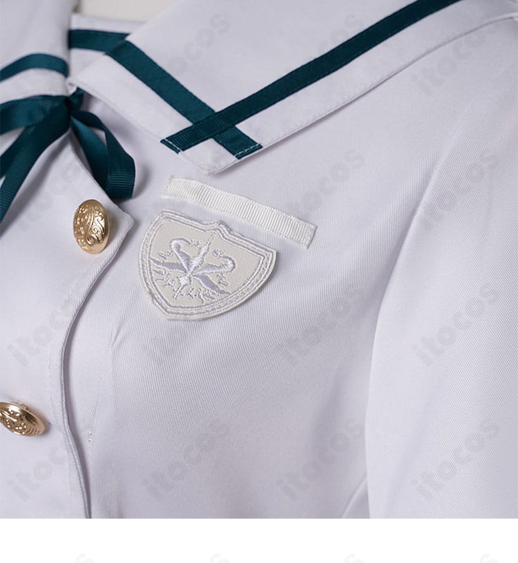 若葉睦 コスプレ衣装の胸元エンブレム装飾の近接ディテール