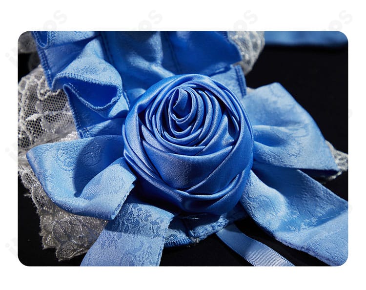 花の装飾部分のクローズアップ。精緻な刺繍と立体パーツでレムらしい可憐さを表現している詳細写真。