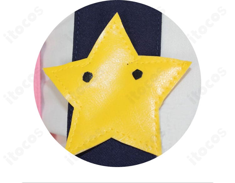 ショルダーストラップの五角星装飾アップ。星形パーツの形状と固定方法を示すディテール画像。