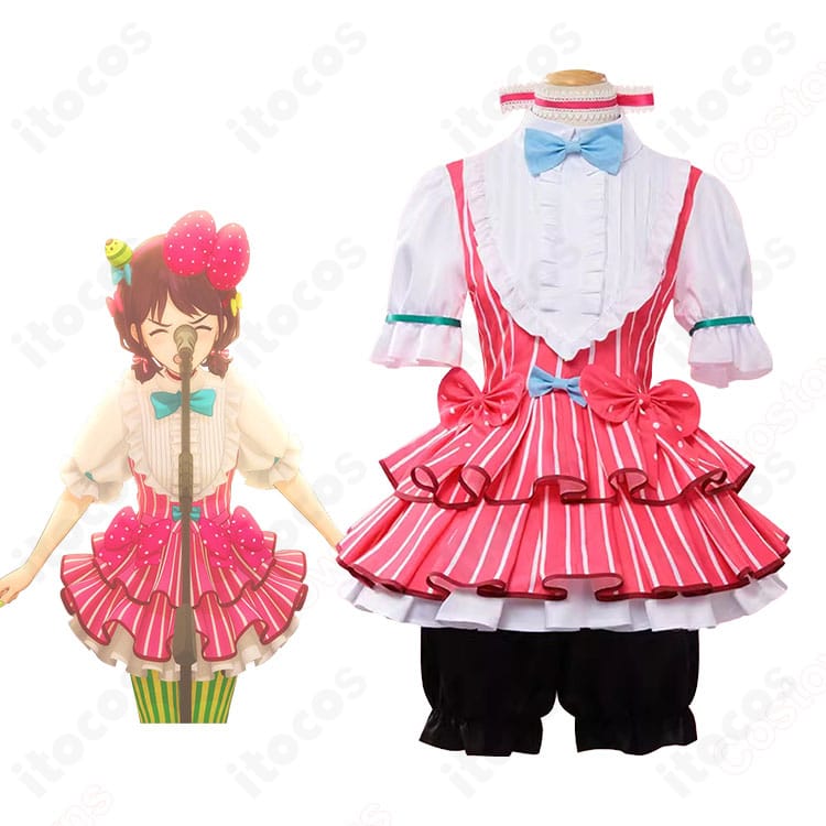 井芹仁菜のコスプレ衣装とキャラクターを並べた正面比較画像。ワンピースと小物の配置が一目で分かる。