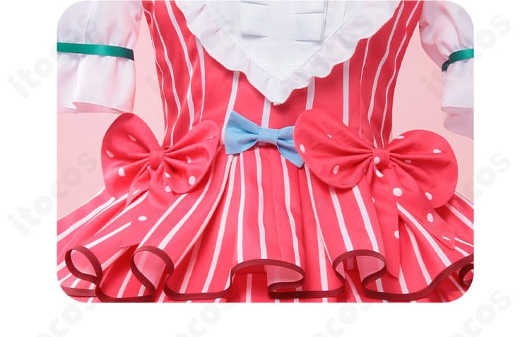 腰飾りのディテール。位置関係と全体コーデへのアクセント効果を示す近接画像。