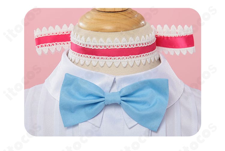 蝶ネクタイ装飾のクローズアップ。結び目の形状と質感が分かる詳細画像。