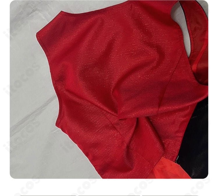 リドル・ローズハート衣装のベスト部分ディテール。前身頃のラインとボタン配置が分かる画像