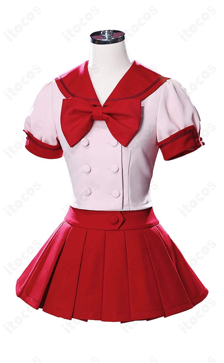 制服コスプレ衣装の側面。ショートスカートの丈感とトップスのシルエットが分かるアングル。