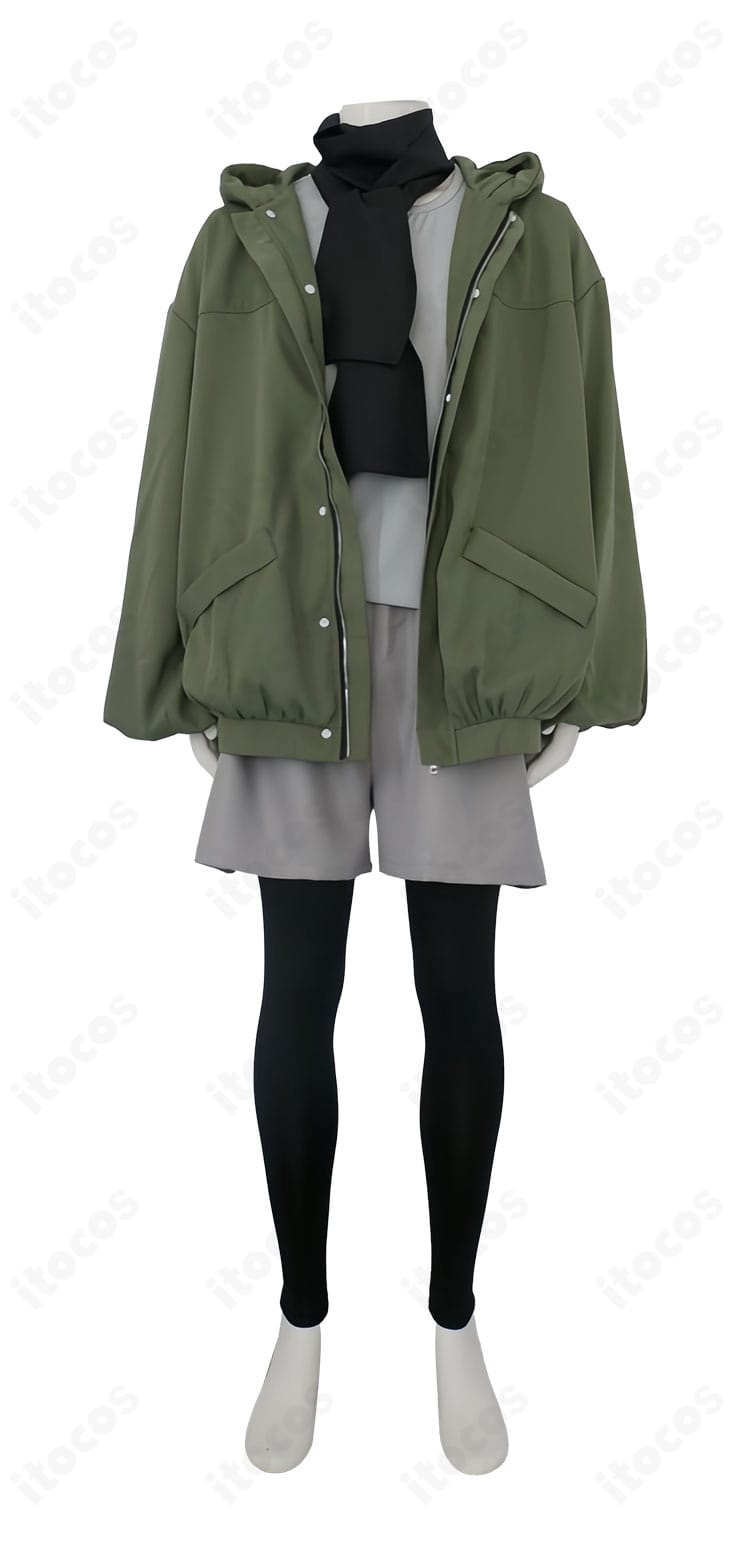 小鈎ハレ キャンプ衣装の正面ディテール。コートとインナーのバランスや配色、シルエットが分かる画像。