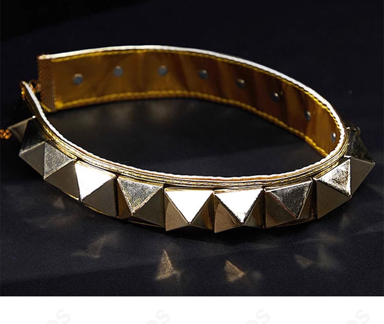 ロザンナ コスプレ衣装の首元アクセ。チョーカーとネックレスでキャラクター性を強調。