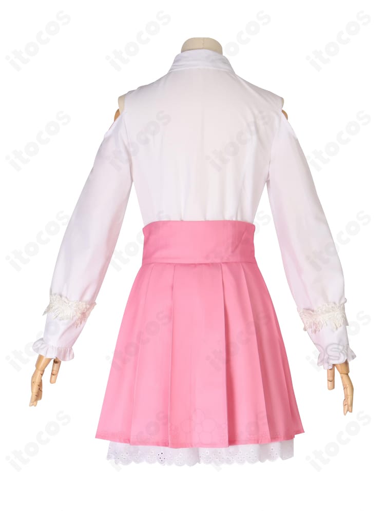 インナーシャツ背面ディテール。背中ラインとヨークの再現度を示す画像