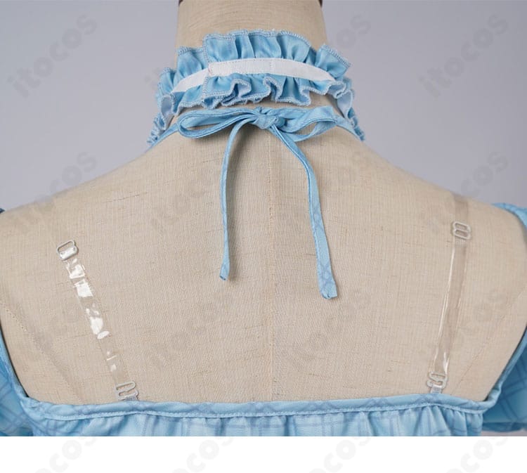 フワワ レースアップディテール。サイズ微調整が可能でフィット感を高める構造