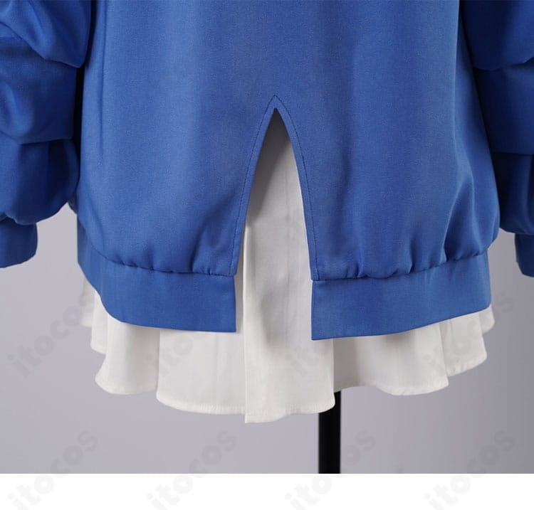 フワワ 裾フリルのディテール。歩行時に揺れるガーリーな雰囲気を表現