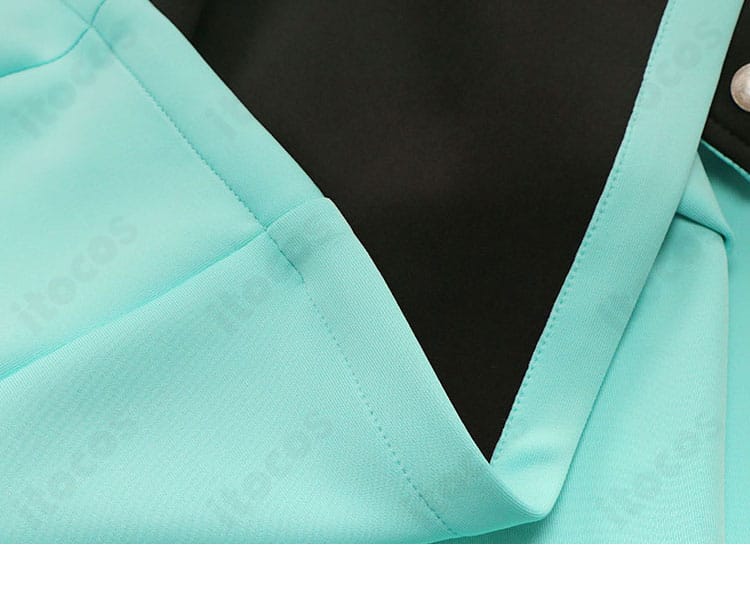 付属の眼帯ディテール。黒コートと合わせて“隻眼”の印象を完成させる小物。