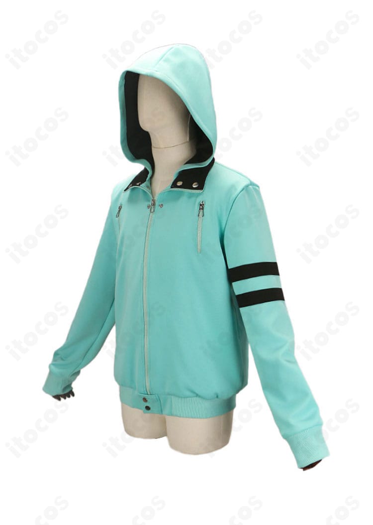 金木研 コスプレ衣装の側面ビュー。フードのボリュームと裾のライン、丈感をチェック。