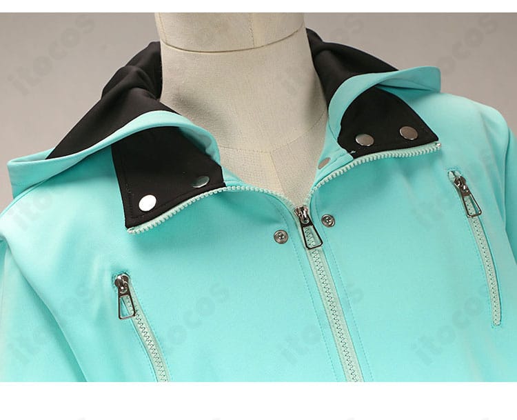 襟元ディテールのクローズアップ。東京喰種 私服コートのステッチと前立て周辺の仕上がり。