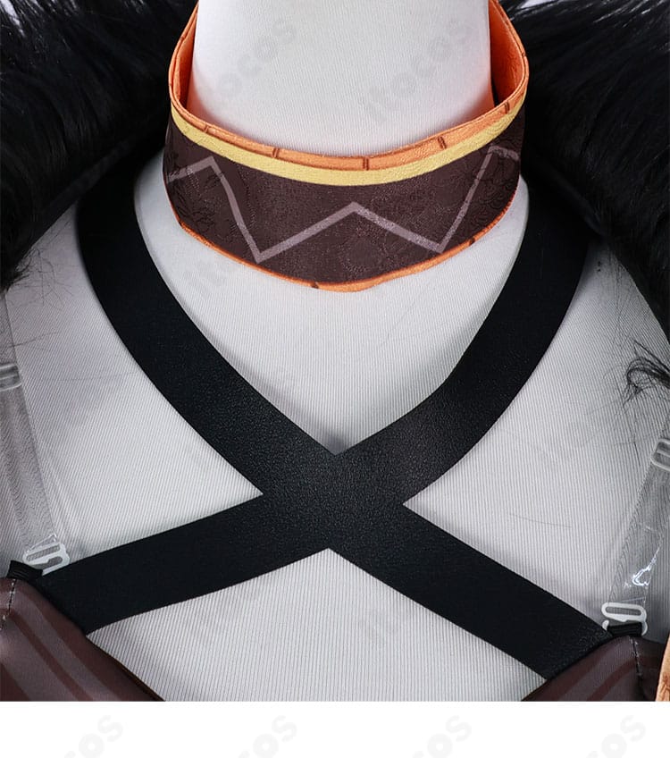原神 イアンサ 通常版コスプレ衣装 ネックラインの刺繍アップ。首元の精巧な意匠が際立つ接写