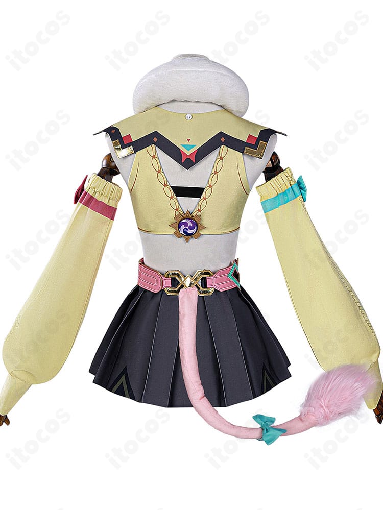 ヴァレサ 通常服コスプレ衣装 背面。尻尾と背面の紋様・配色を細部まで再現したバックビュー