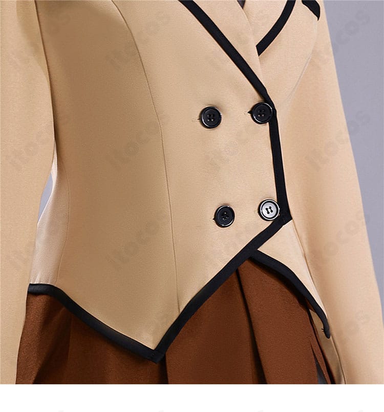 向坂雫 制服コスプレ衣装の裾ラインとプリーツ。動きで広がる写真向きデザイン