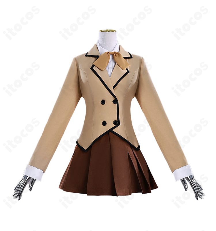 向坂雫 制服コスプレ衣装の正面全身。端正なコートとプリーツスカートで撮影映え