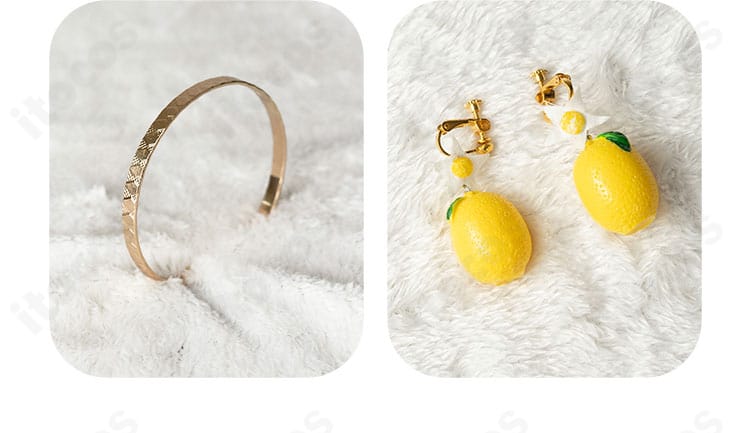 リストアクセとイヤリングのセット内容ディテール。小物まで揃うフルセット