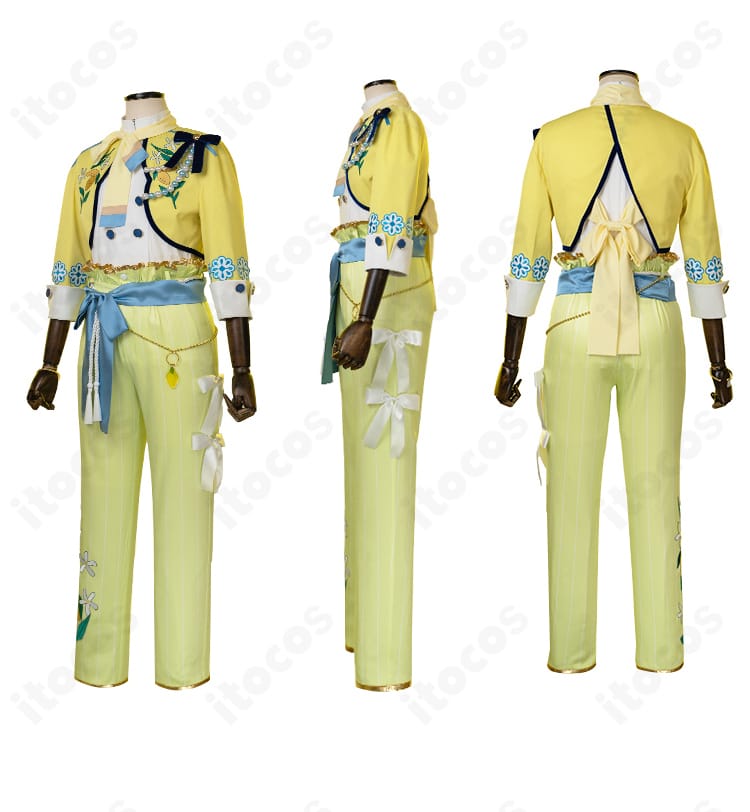 パープレックス衣装の側面・背面シルエット比較。コートの落ち感とラインが分かる1枚