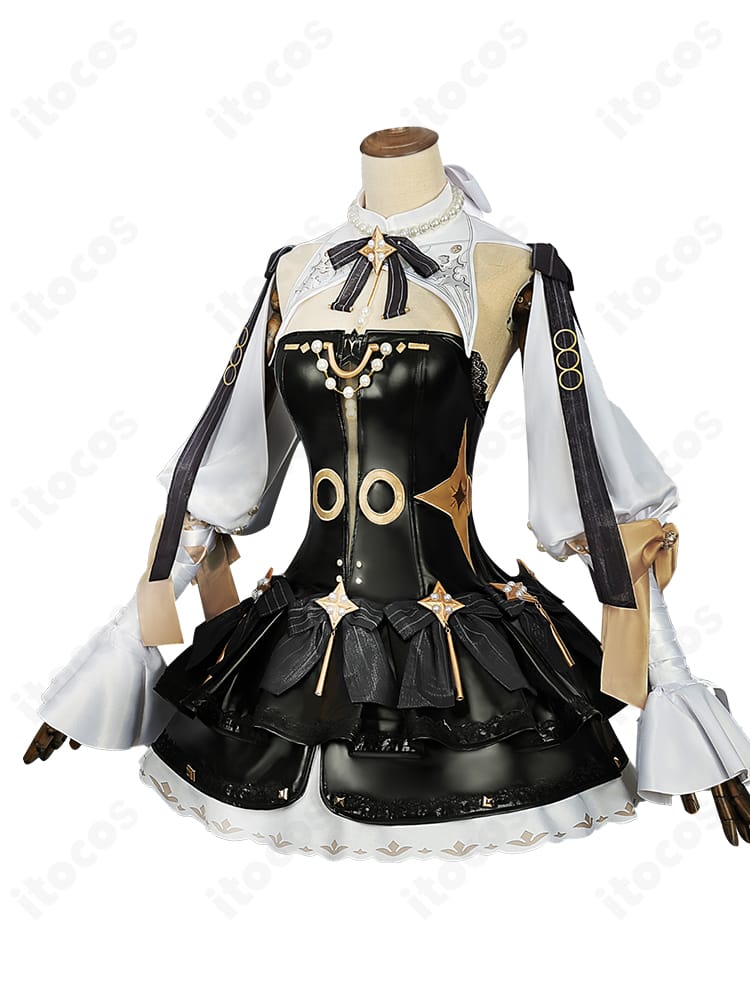 ゼンレスゾーンゼロ アストラ・ヤオ衣装の側面ディテール。ウエストのシルエットと腰飾りの配置が見える写真。