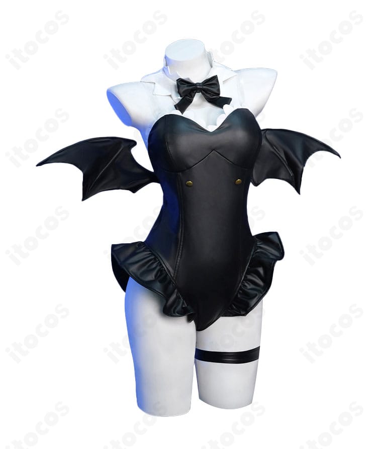 側面全体図。ウィッチハットの角度、肩周りのライン、翼パーツの張り出しなどサイドシルエットの特徴を示す写真。