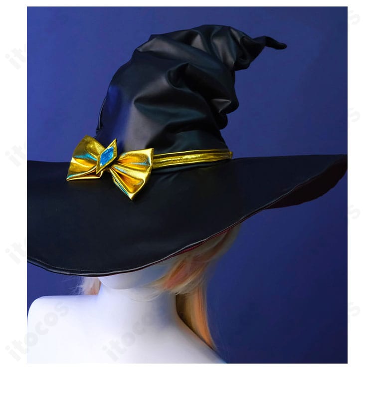 胸元とチェーン装飾の接写。モチーフパーツの配置バランスとチェーンの流れを確認できるディテールカット。