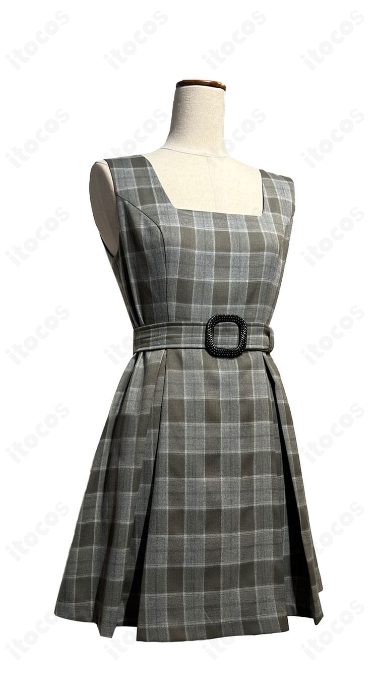 千早愛音 私服コスプレ衣装 ワンピース前面の装飾ディテールと縫製アップ