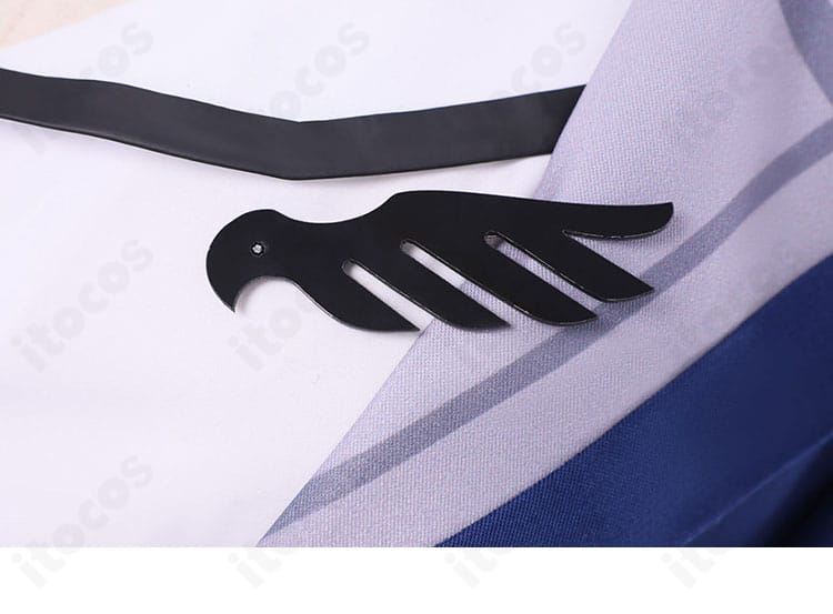 ネリッサ・レイヴンクロフト新衣装の胸飾りディテール。象徴的モチーフを高品質に再現。