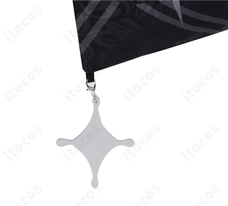 全体装飾のクローズアップ。スパンコールと繊細な刺繍で華やかさを演出する部分を強調。