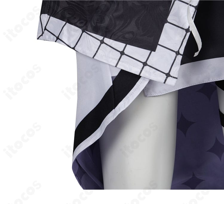 裾の装飾にフォーカス。縁取りと柄の作り込みで完成度の高さを示すカット。