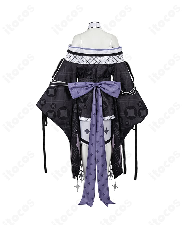 背面からのベスティア・ゼータ着物衣装。背中の切り替えと落ち感、仕立ての綺麗さが分かる。