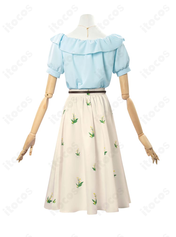 長崎そよ 私服コスプレ衣装の背面。背面装飾とシルエット、裾の落ち感を忠実に再現。