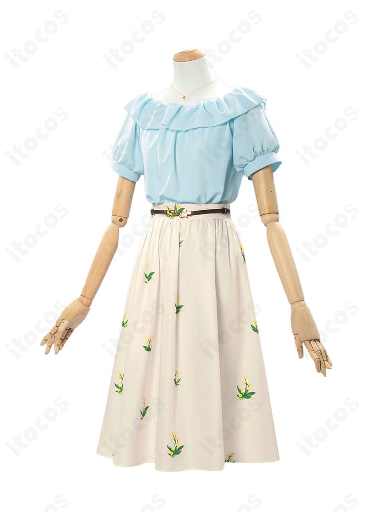 長崎そよ 私服コスプレ衣装の側面。肩袖飾りとスカートのライン、サイドのシルエットを確認。