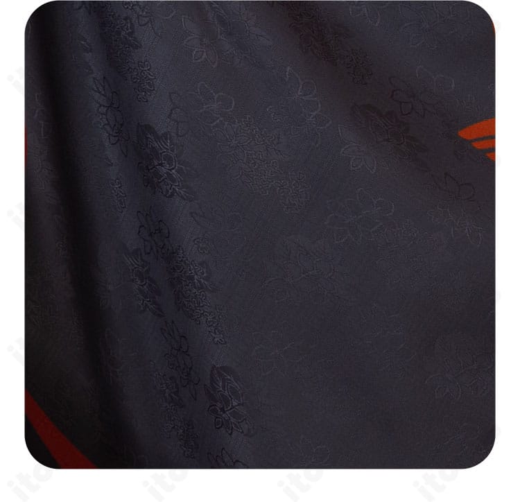 瞬祭礼衣装の花柄模様と刺繍。生地の発色とステッチが分かる拡大写真