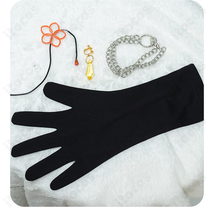 瞬祭礼衣装の手袋・ネックレス・イヤリング。小物の質感と統一感を示す