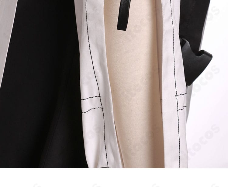 ドールズフロントライン2 トロロ コスプレ衣装の袖装飾ディテール。袖口デザインと質感、縫製の仕上がりを確認可能。