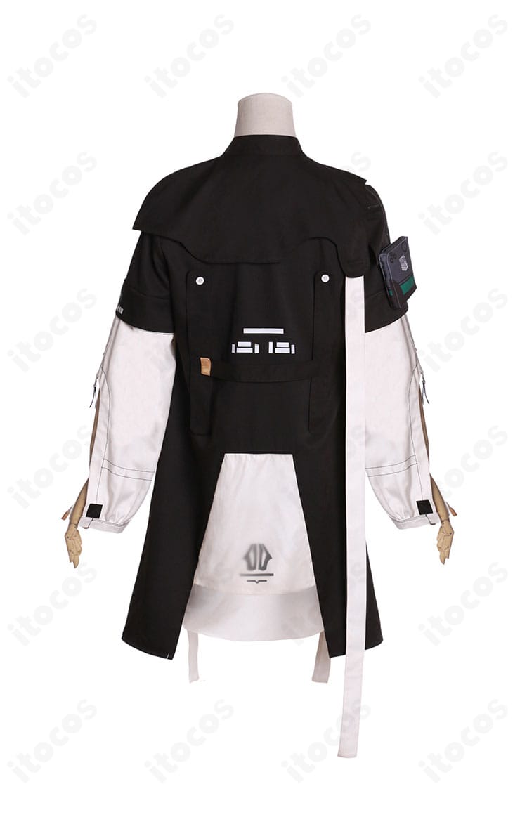 ドールズフロントライン2 トロロ コスプレ衣装の背面。背面装飾とコートの裾ライン、シルエットの落ち感を確認できます。