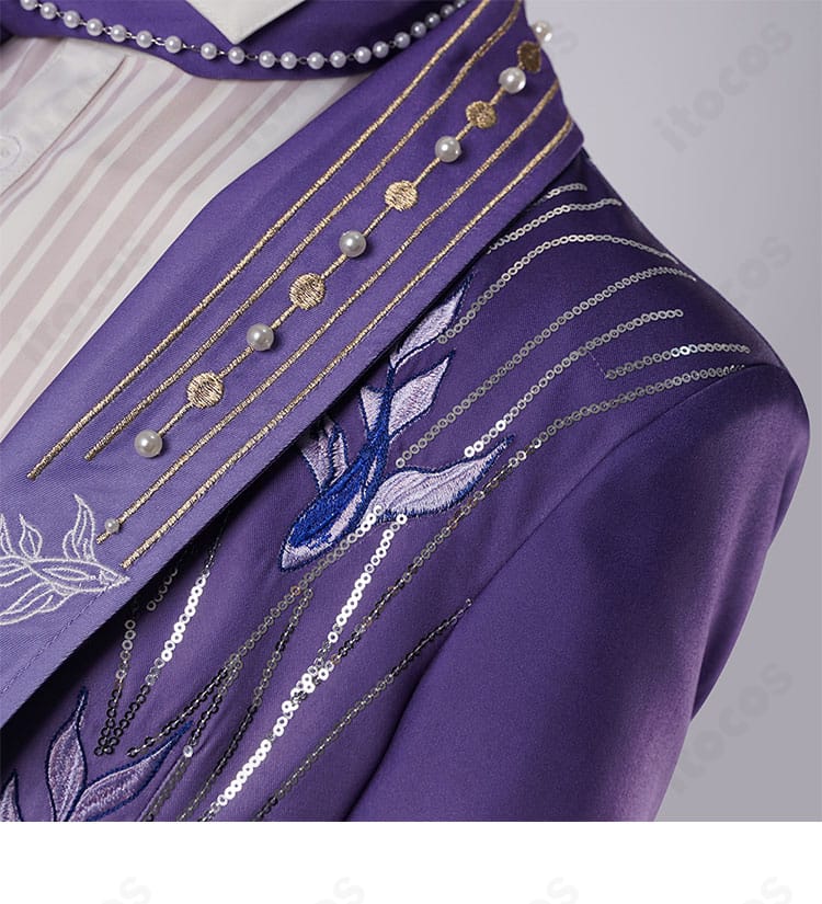 肩から袖にかけての装飾詳細。ステッチとパーツ配置の見え方を捉えた画像。