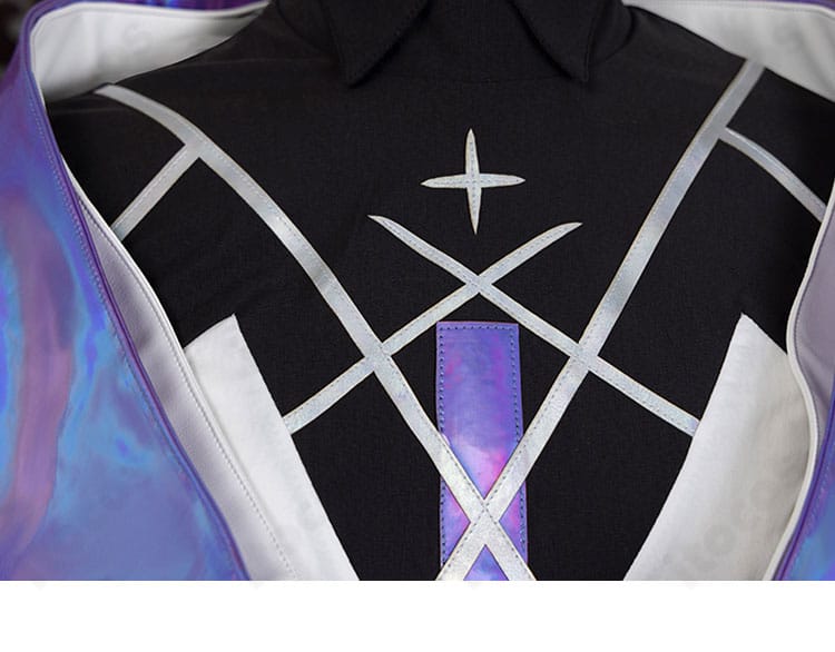 エブラナ・ダブリン衣装の胸飾りディテール。存在感ある装飾パーツの質感が分かる画像。