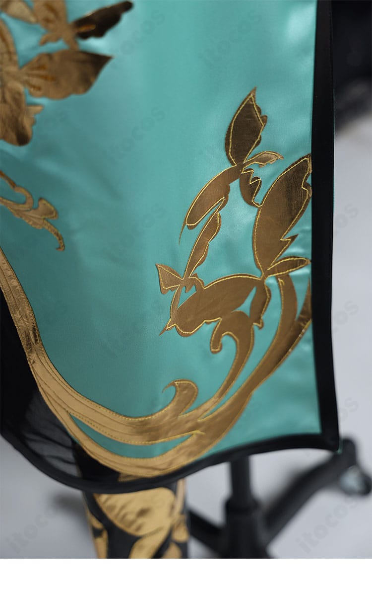 蒼穹（CangQiong）コスプレ衣装の裾装飾ディテール。エレガントな縁取りと柄が特徴。