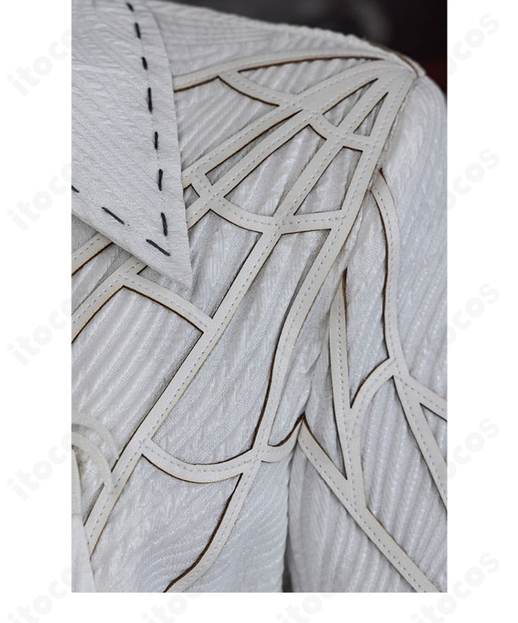 冒険家 新聞社編集長コスの肩パーツと縫製の近接