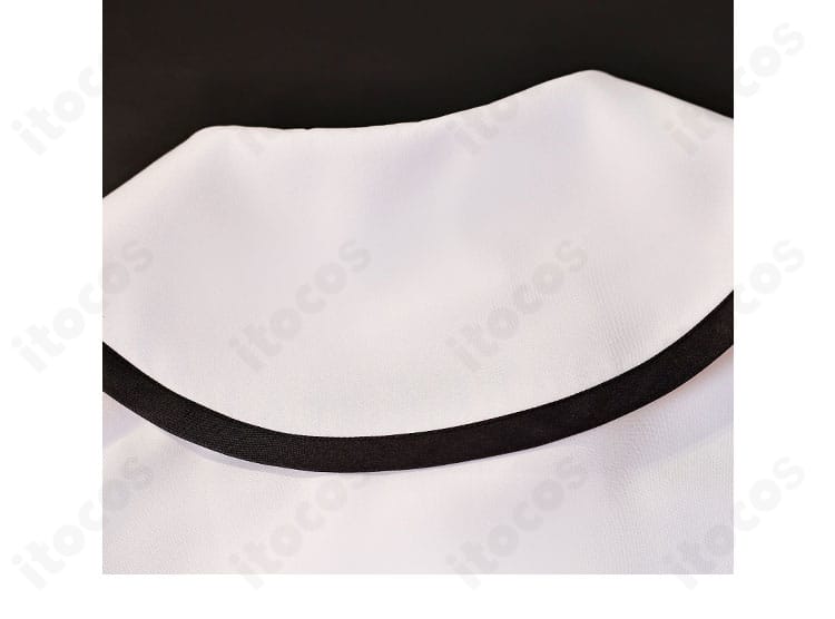 肩掛け部分のディテール。ステッチや生地の重なりなど質感が分かる接写