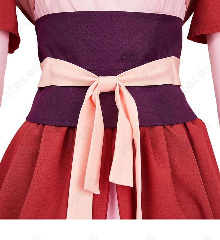 猫猫コスプレ衣装の腰回りディテール。帯風のコルセットがウエストラインを整えるデザイン。