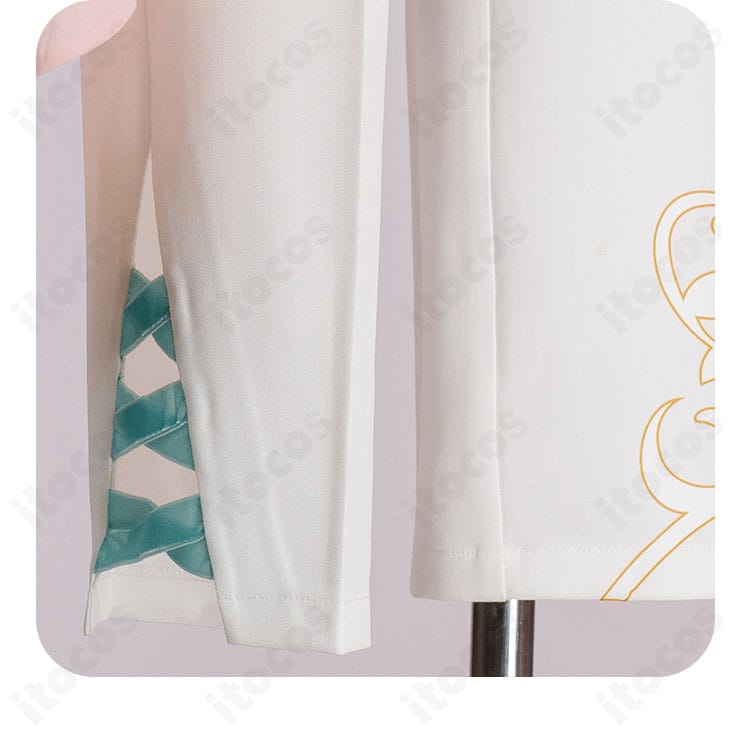 ズボン部分のディテール。サイドラインと装飾の配置、縫い目の整いが分かる