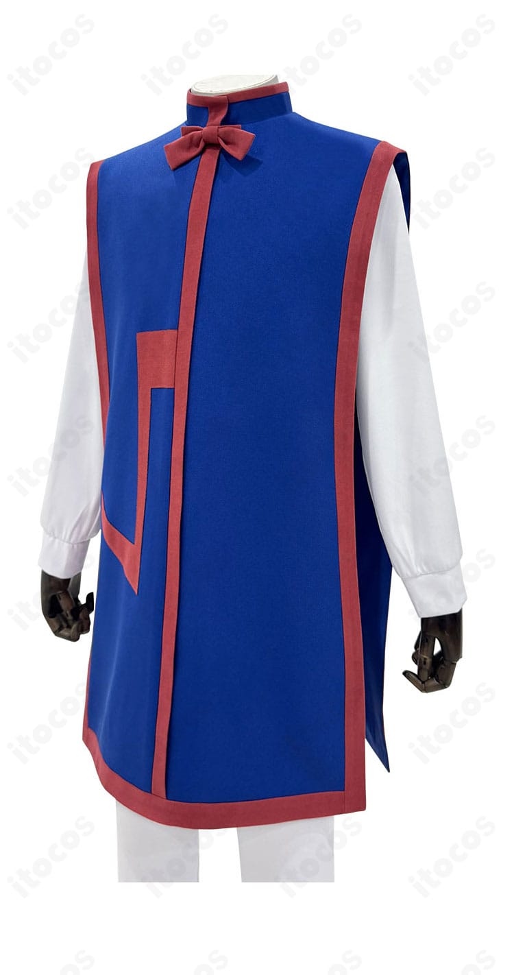 クラピカ コスプレ衣装 側面。ローブの立体感とシルエット、袖口のラインを示す。