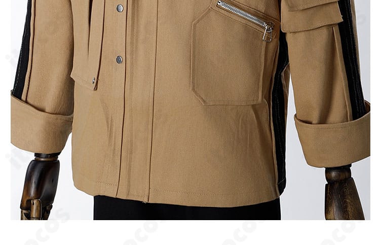 マヒル コスプレ衣装 裾ディテール。コート裾のデザインと生地の流れがわかるアップ。