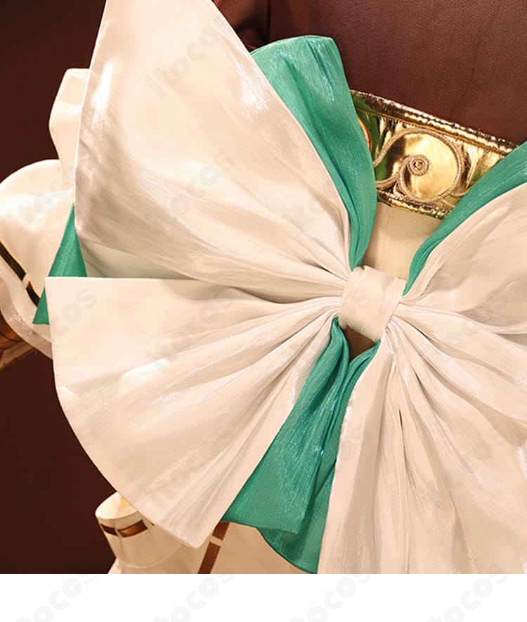 玉藻の前 太陽の神話礼装コスプレ衣装 背面デザインのディテール。装飾配置とラインの確認