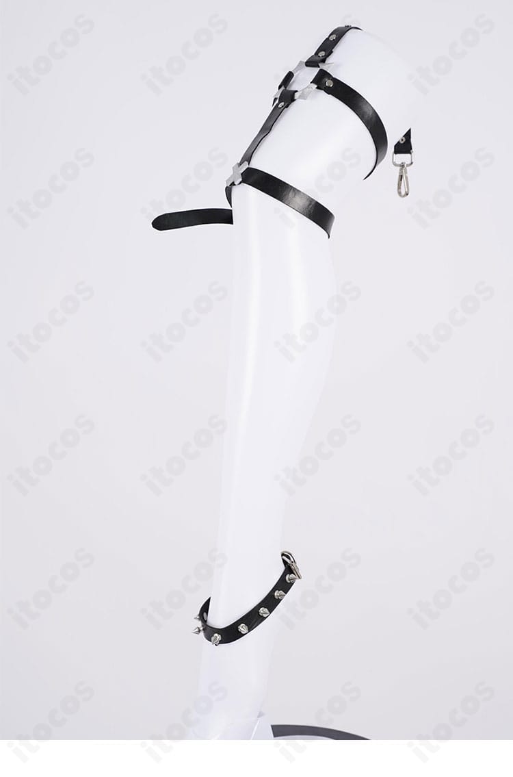 足飾りと太もも飾りの詳細。留め位置とラインの見え方を確認できるホロライブ 輪堂千速衣装。