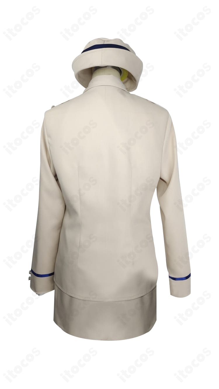 ブルーアーカイブ 列車乗務員コスプレの背面。コートのシルエットと背面のフィット感、スカートのフレア感が確認できる。