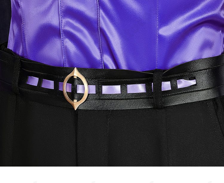 セノの腰ベルト装飾アップ。シンプルながら形を保つ設計と質感を見せる画像。