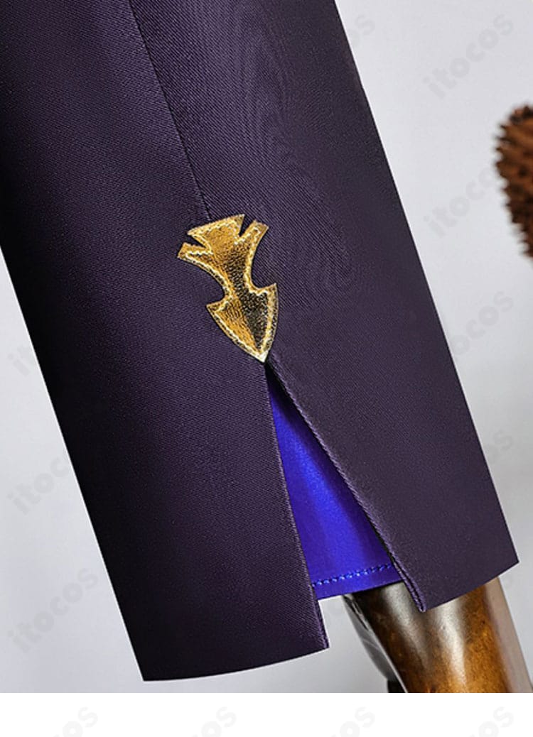 セノ衣装の袖口ディテール。美しい刺繍と適度なフィット感を示すクローズアップ。